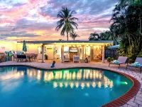NEW 3Bed by the Beach- Game Room - Pool - Outdoor TV Hotels in Lighthouse Point