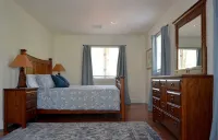 Spinnler Point Lake House Short Walk to Lake Wallenpaupack with Boat Slip - Wifi