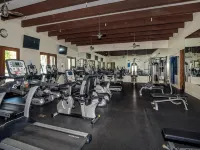 Have Fun and Relax at Luxury Legacy Villa. Family Friendly or Great for Couples! - balcony