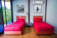 Khongdonat Premium Pool Villa - balcony