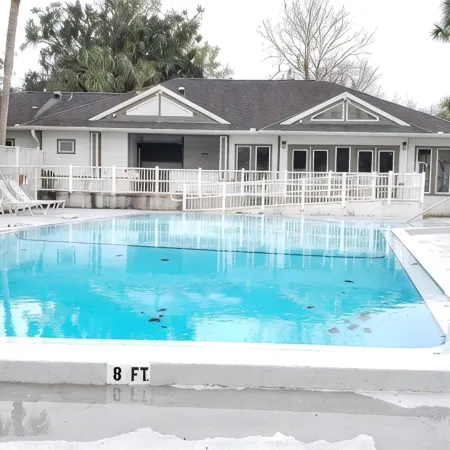 Pet-Friendly 2BR Condo Next to North Florida Hospital
