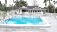 Pet-Friendly 2BR Condo Next to North Florida Hospital - balkon
