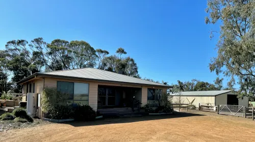 Al-Pac-Em Inn - Farm Stay - Homestays