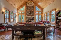 New Large Adirondack Lodge with Pond Waterfront and A/C - 4-Star