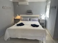 Romantic old town house with patio, private pool and free Wi-Fi - Homestays