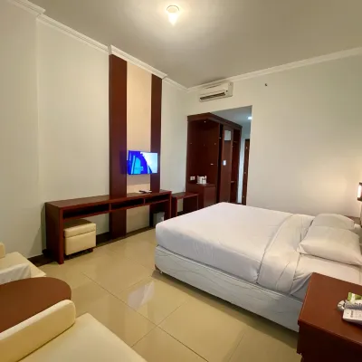 Hotel Tosan Solo Baru Hotels near HARTONO Mall Solo
