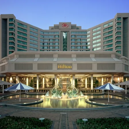 Hilton East Brunswick Hotel & Executive Meeting Center
