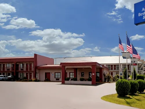 Rodeway Inn - parking