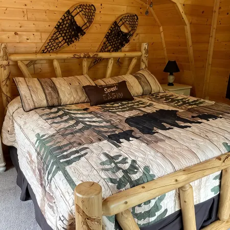 Beautiful Vacation Home On Lake Huron - WiFi, Beach Fire Pit, Bridge View