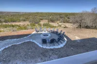Hilltop Lux Haus with InfinityPool-Hottub-PoolTable - Pet Friendly