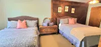 Private Hill Country Cabin by the Creek • Sleeps 10• Fire Pit & Pool Table