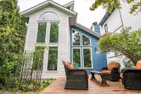 Sandy Beach Hideaway.  Cozy and Bright. Entire house steps from the Sandy Beach! - WiFi