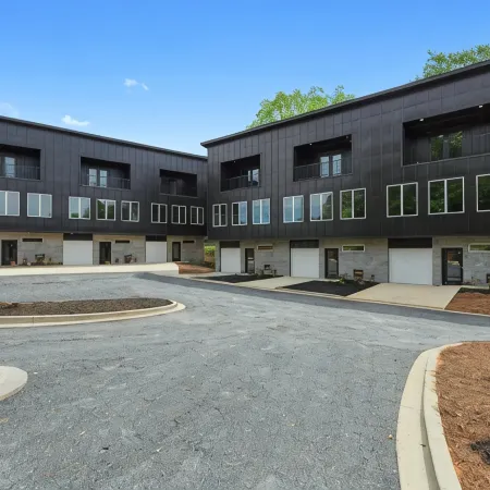 Spacious Modern Loft 2Br 2.5 BA 13 mi to Greenville  & 18 mi to Clemson Отели в г. Исли