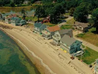 PRIVATE BEACH: BEACHFRONTS & BALCONIES @ NIANTIC W/ 6 QUEENS Hotel di Niantic