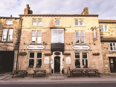 The Horse & Farrier