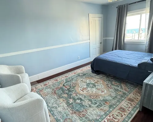 Charming 2-bedroom building in delightful Hull with ocean view Hotels in Hull