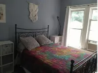 Cozy 2 bedroom in Highland Square, pets welcome! Hotels in Akron
