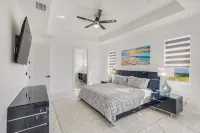 Charming 4-bedroom villa with AC &Heated Saltwater Pool in peaceful Cape Coral -  Casas de vacaciones