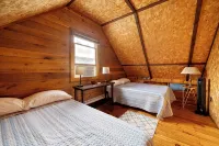 Elk Mountain Vacation Home on 21 Acres