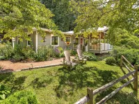 QUAINT MOUNTAIN COTTAGE-BREATH TAKING VIEWS-1.5 MILES TO DOWNTOWN WAYNESVILLE - 4-Star