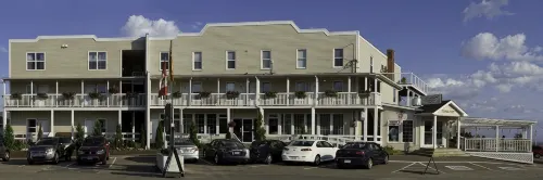 Parkland Village Inn - Motel