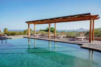 Sunrock Hotel & Suites