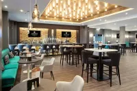 Sandman Signature London Gatwick Hotel - 4-Star