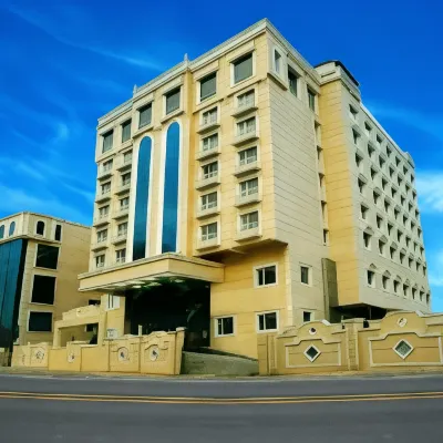 Shenbaga Hotel and Convention Centre Hotel berhampiran Tugu Peringatan Perang Kargil