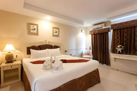 The Airport Greenery Hotel