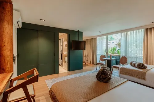 1616 Hotel Medellin - parking