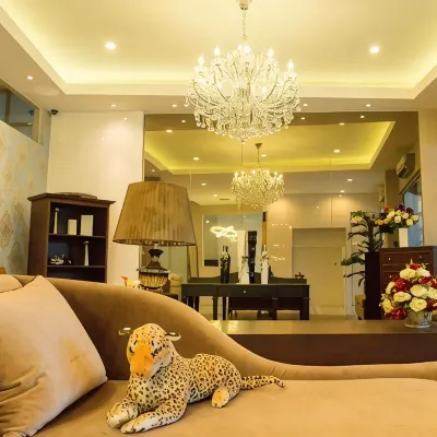 The Luxe Guesthouse Hotels near Restoran Shangrilla