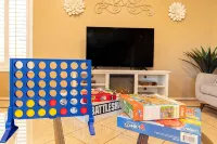 Kid Friendly - 5 BDR Home - Heated Pool - Mini Golf - Wifi