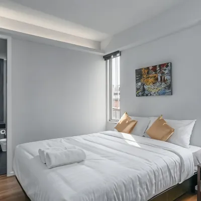 Kitzio House Hotel Huai Kwang Отели рядом с достопримечательностью «Станция метро Huai Khwang»