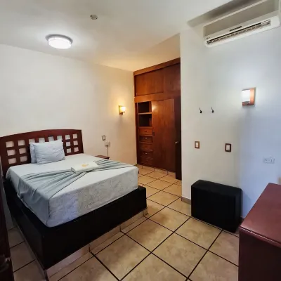 Hotel Colonos Los Cabos Отели рядом с достопримечательностью «Пляж Сольмар»