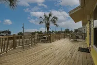 The Boardwalk - Ocean Views - 2 bd /1 bth - Gym