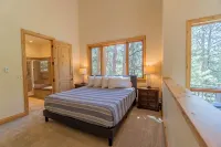 River Bend on Fall River - Riverfront property! - ジャグジー