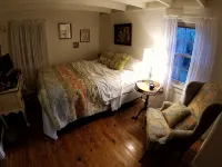 Authentic 1800s Century Kentucky Log Cabin Land Bewteen the Lakes Hotels in Trigg County