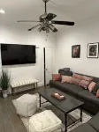 Townhouse in Old Fishtown! 10 Mins to Center City and World Cup Stadiums - อ่างจากุชชี่