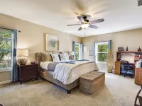 Lake Travis Waterfront Resort -  Deep Water Dock, Pool, Hot Tub & Pickleball - Private Pools