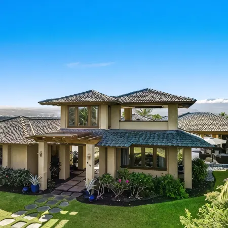Luxury Hawaiian Retreat with Beach Club, Pool, Spa, Gazebo, Golf Cart & E-Bikes