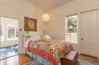 Stunning Large Apartment in the Heart of Port Townsend! - Wifi