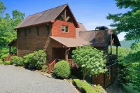 Spacious cabin with breathtaking mountain view! Pet Friendly!