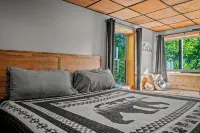 Mountain View-Near Dollywood+Cal Ripken-Two Pools-Hot Tub-Pool Table-Theater! - Tiny Houses