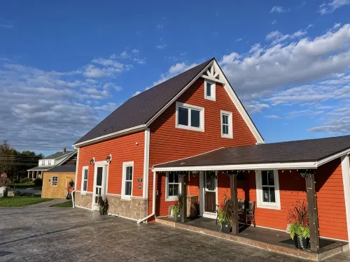 Relax on the South Shore, steps from 2 beaches, ocean views & hot tub. - 3-Star