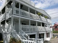Alouette Beach Resort - Motels
