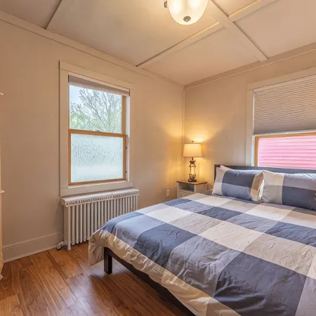 Camp Street Haven: 2-Bedroom Peaceful Getaway