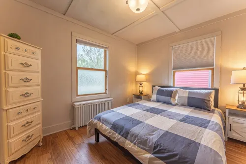 Camp Street Haven: 2-Bedroom Peaceful Getaway - 3 Sao