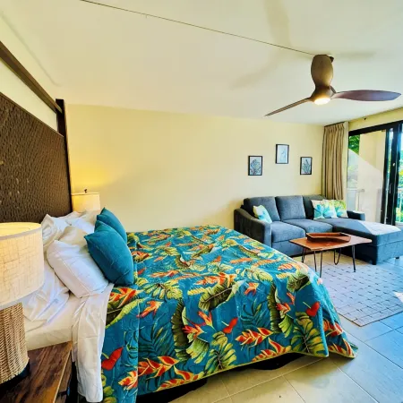 Tropical Paradise #13 at Hbr, Beach Access, AC & Kitchenette