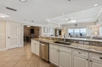 ESCAPES/2023 reno/2 full mattress bunk beds/2300sf/3br/2ba gulf-front lux condo - 자쿠지