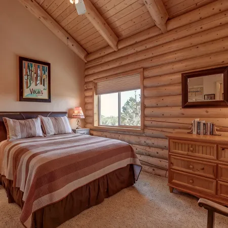 Spacious 4Br Cabin Near Zion · Stargazing Deck, Trails, Pool Table & Family Fun
